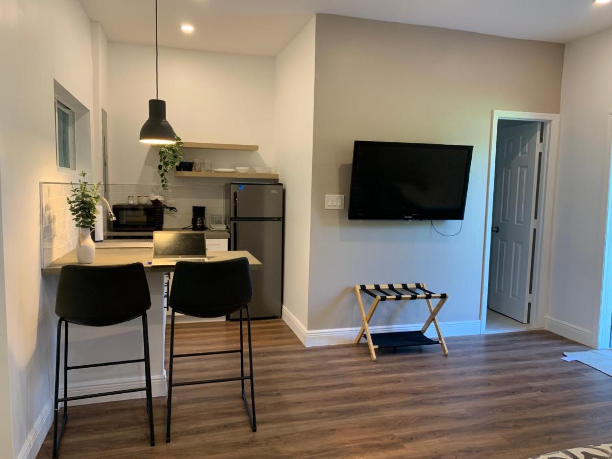Biscayne Garden'S Studio Golden Glades Экстерьер фото